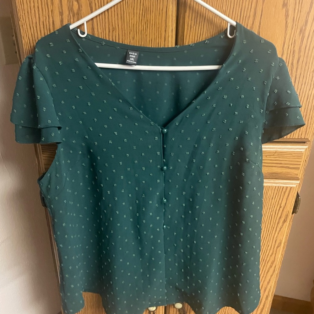 SHEIN women’s green Swiss dot butterfly sleeve button front blouse Plus size 2x